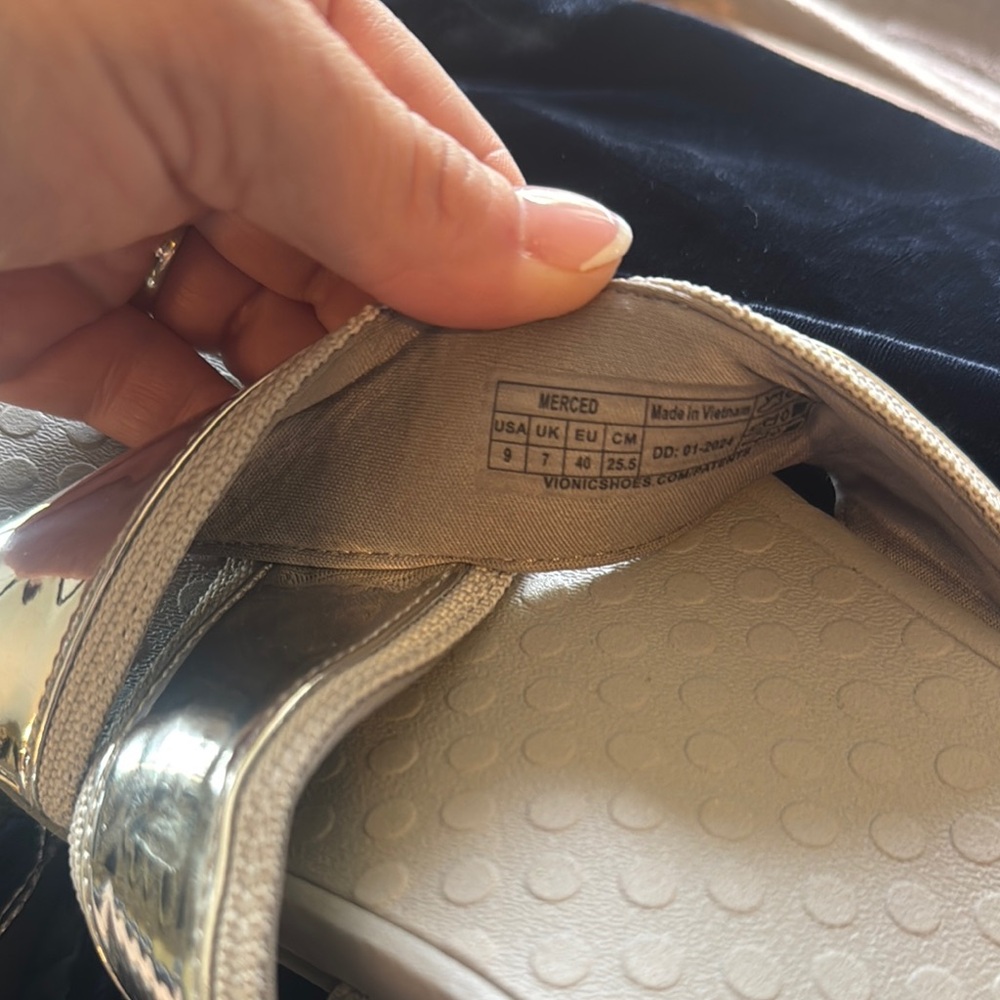 Vionic Silver And Gray Sandals - image 5